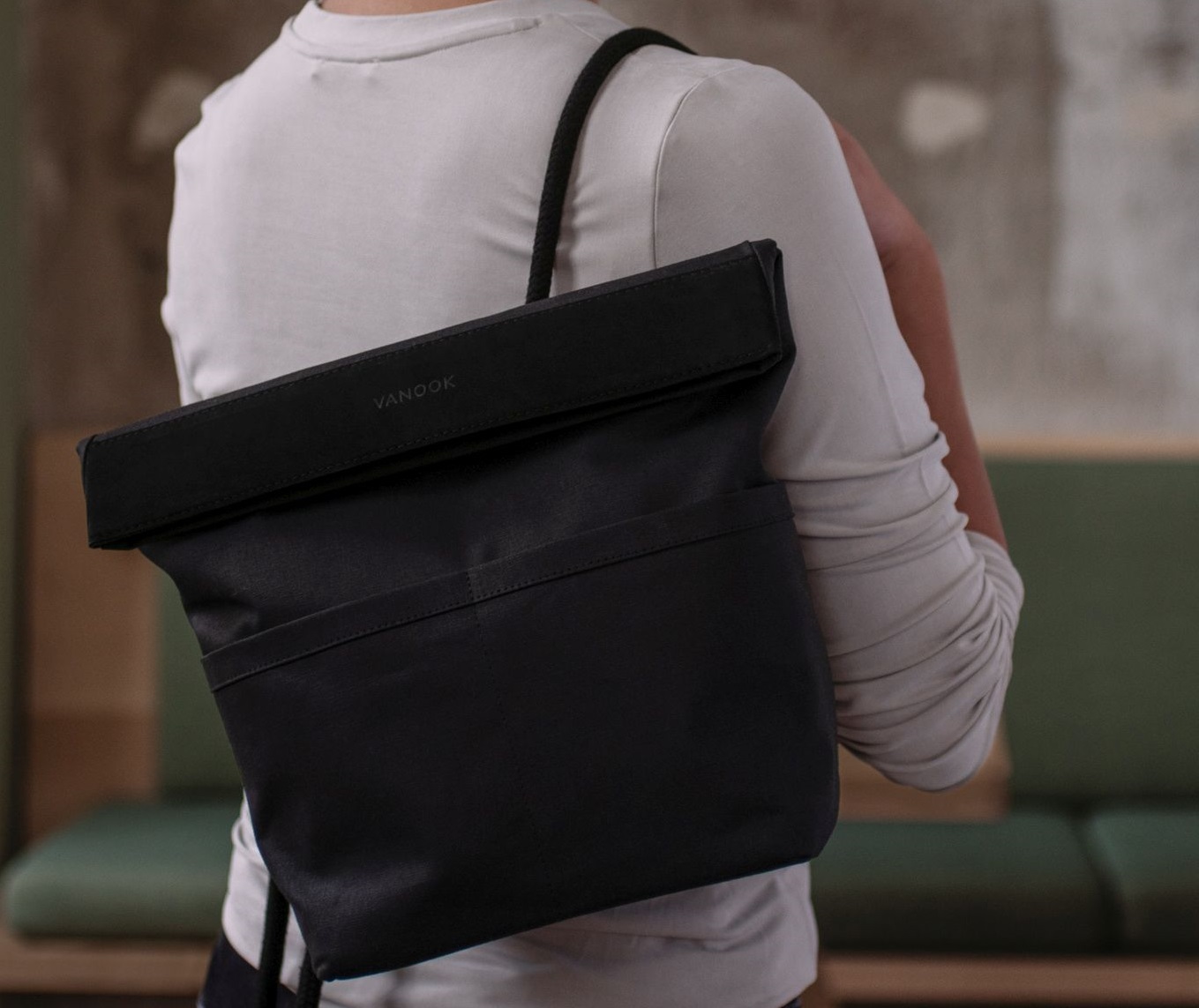 کوله پشتی دخترانه - نحوه صحیح حمل کوله پشتی