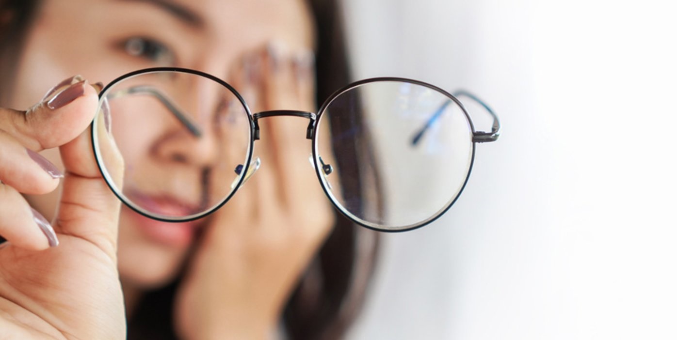 عینک فلزی - درد چشم هنگام عینک زدن