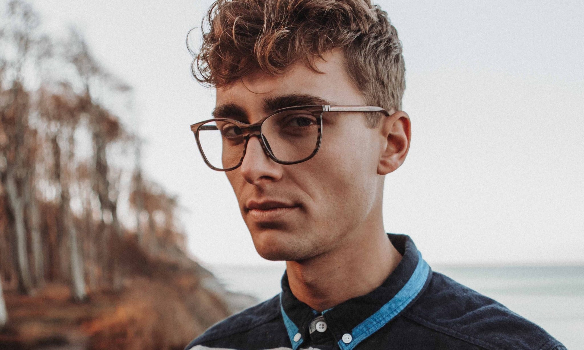 عینک طبی - درمان خشکی چشم با عینک