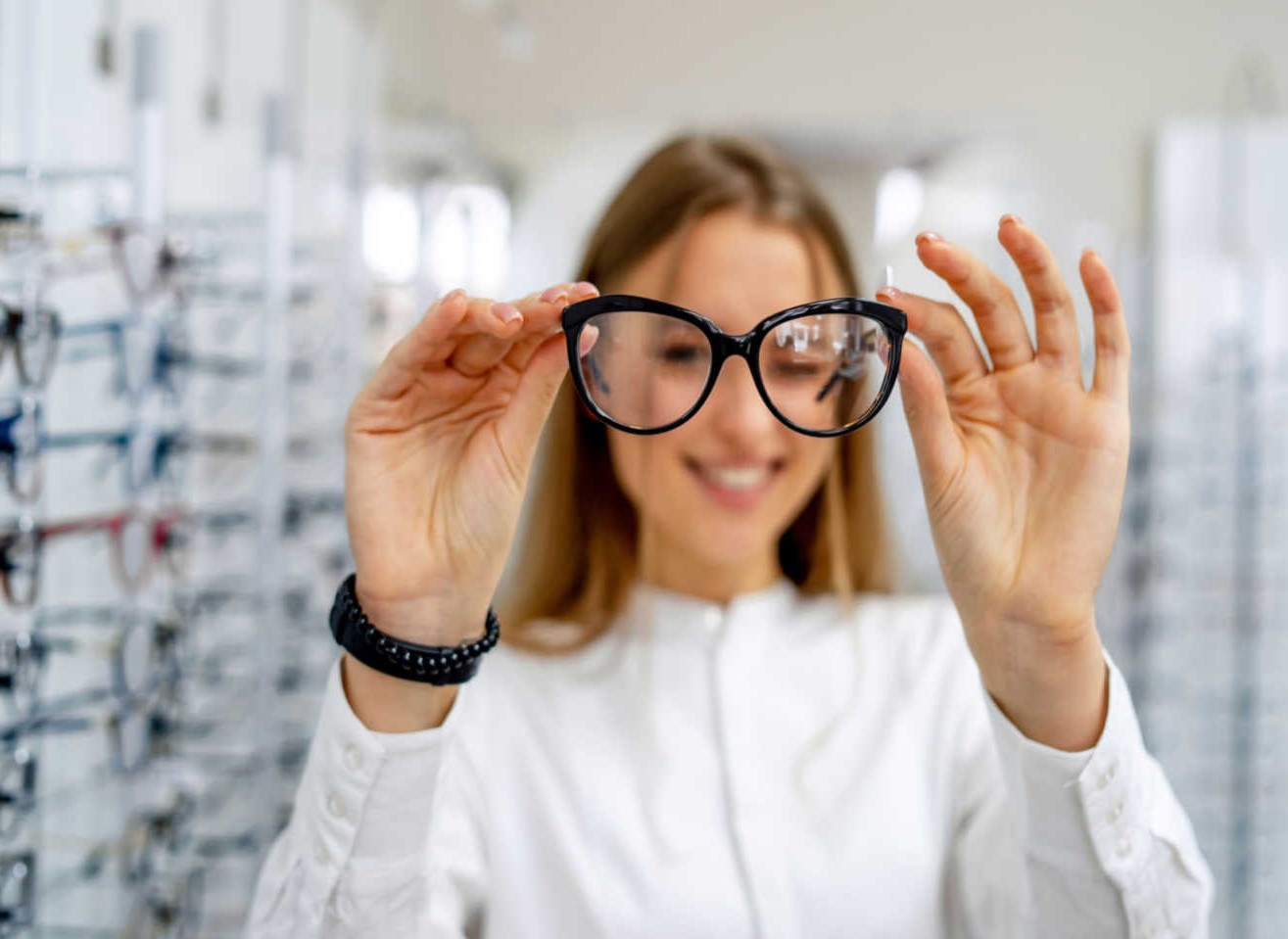 ضعیف شدن چشم - استفاده از عینک طبی