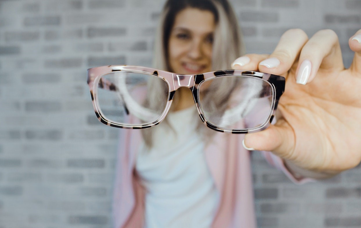 عینک طبی زنانه - خوراکی برای تقویت چشم