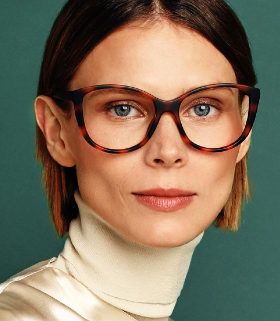 آب مروارید - عینک زنانه